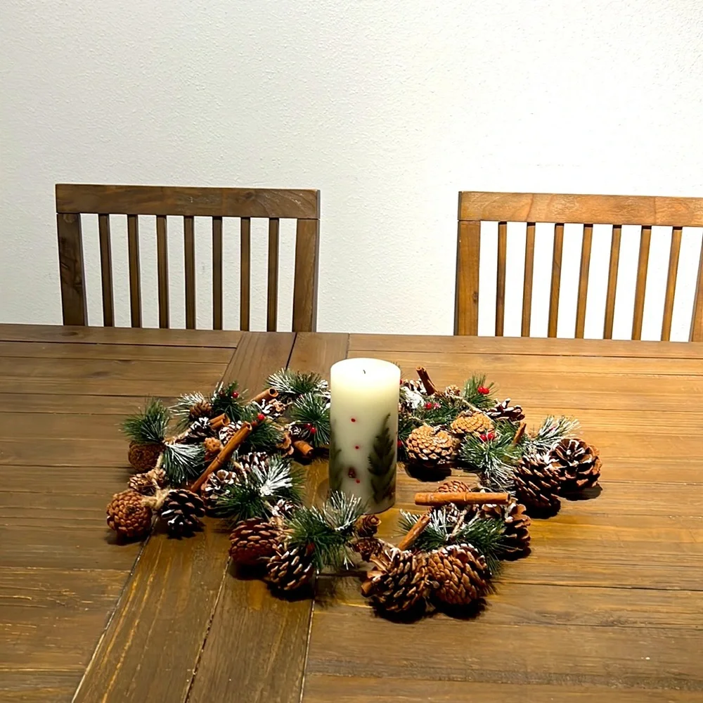Pre-Decorated Frosted Pine Cones & Red Berry Artificial Garland, Unlit cinamon